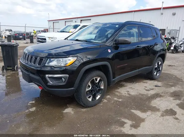 3C4NJDDB9JT307306 2018 JEEP COMPASS - Image 2