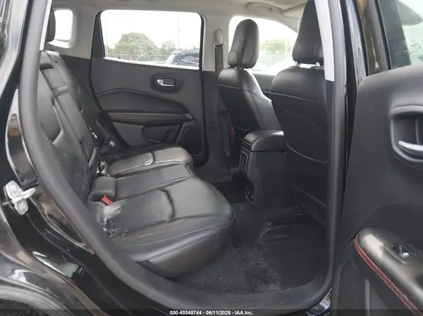 3C4NJDDB9JT307306 2018 JEEP COMPASS - Image 8