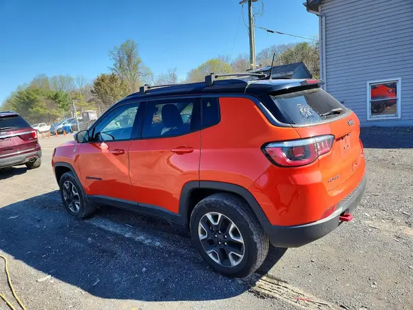 3C4NJDDB9JT314952 2018 JEEP COMPASS - Image 2