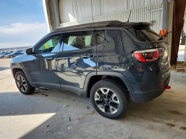 3C4NJDDB9JT342623 2018 JEEP COMPASS - Image 2