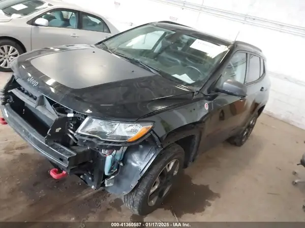 3C4NJDDB9JT366744 2018 JEEP COMPASS - Image 2