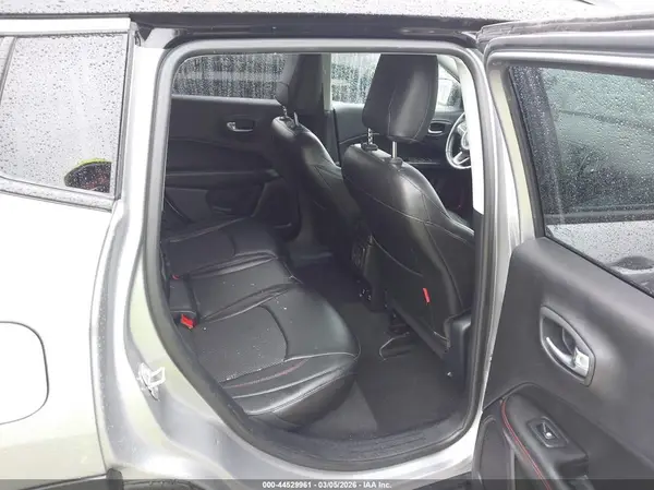 3C4NJDDB9JT371832 2018 JEEP COMPASS - Image 8