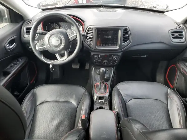 3C4NJDDB9JT402576 2018 JEEP COMPASS - Image 8