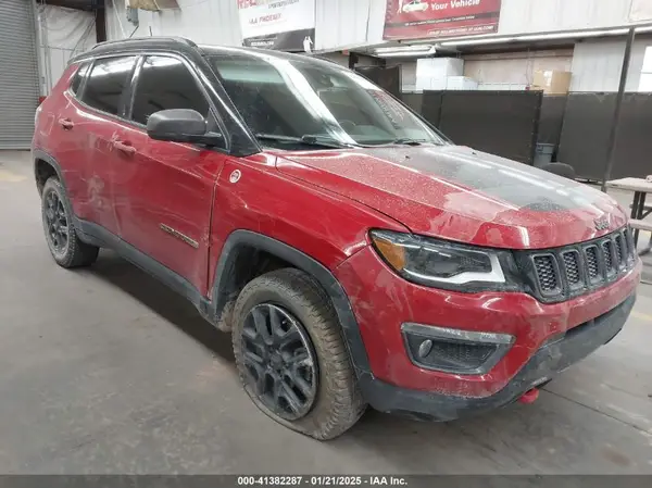 3C4NJDDB9JT410628 2018 JEEP COMPASS - Image 1