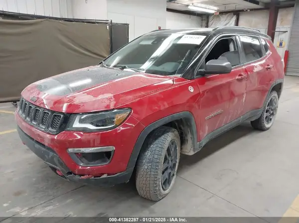 3C4NJDDB9JT410628 2018 JEEP COMPASS - Image 2