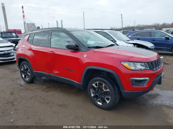 3C4NJDDB9JT417501 2018 JEEP COMPASS - Image 1