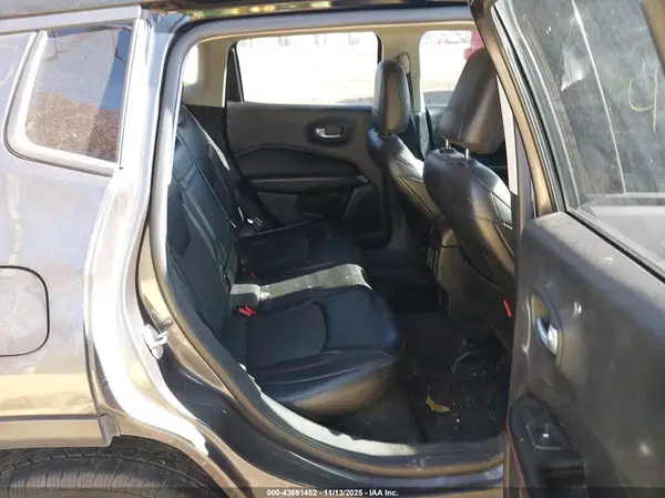 3C4NJDDB9JT441944 2018 JEEP COMPASS - Image 8