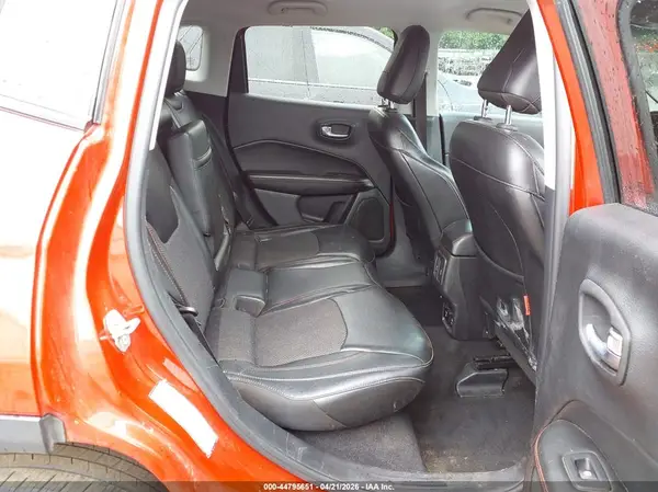 3C4NJDDB9JT450952 2018 JEEP COMPASS - Image 8