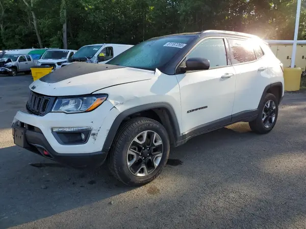 3C4NJDDB9JT451745 2018 JEEP COMPASS - Image 1