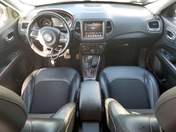 3C4NJDDB9JT451745 2018 JEEP COMPASS - Image 8