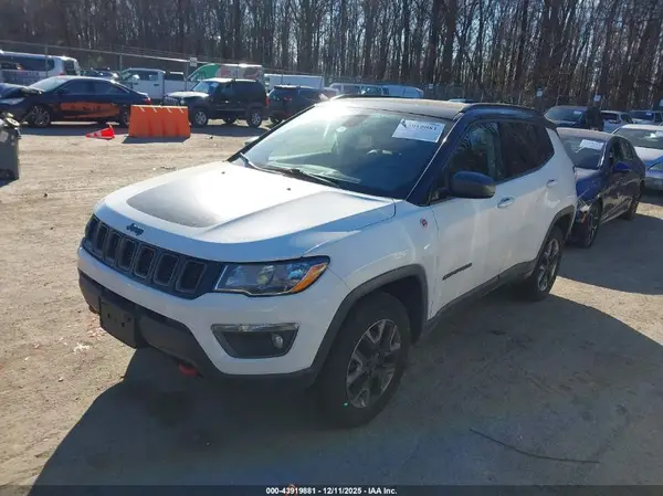 3C4NJDDB9JT465595 2018 JEEP COMPASS - Image 2