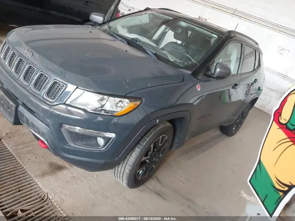 3C4NJDDB9JT499617 2018 JEEP COMPASS - Image 2