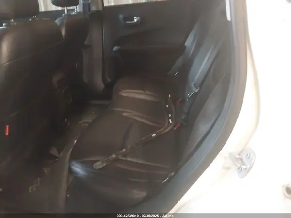 3C4NJDDB9JT501558 2018 JEEP COMPASS - Image 8