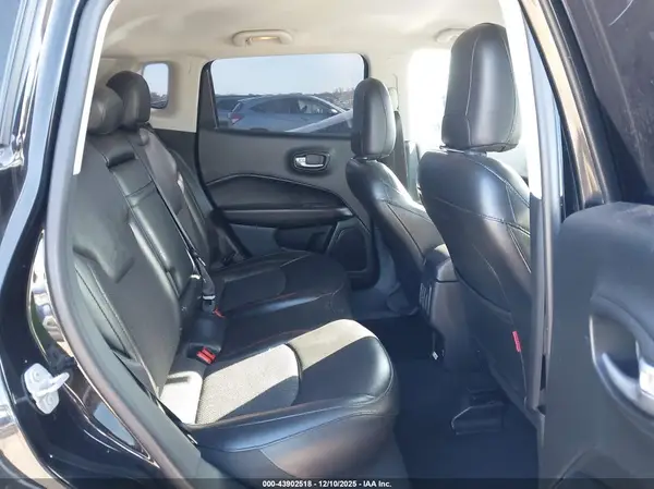 3C4NJDDB9KT595135 2019 JEEP COMPASS - Image 8