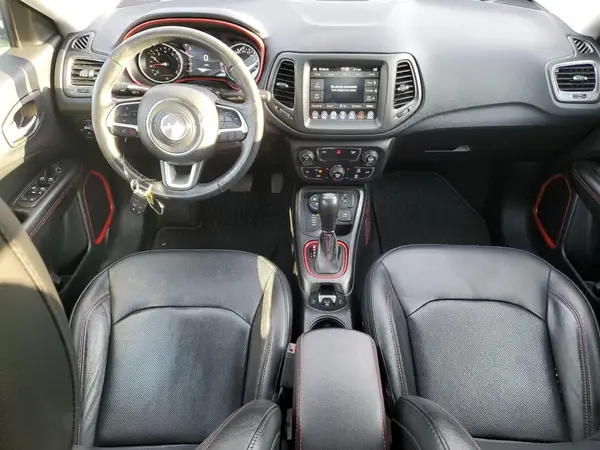 3C4NJDDB9KT617666 2019 JEEP COMPASS - Image 8