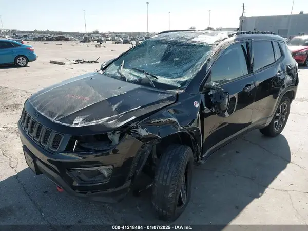 3C4NJDDB9KT618154 2019 JEEP COMPASS - Image 2