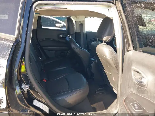 3C4NJDDB9KT618154 2019 JEEP COMPASS - Image 8