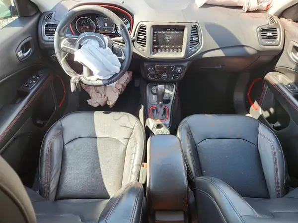 3C4NJDDB9KT629400 2019 JEEP COMPASS - Image 8
