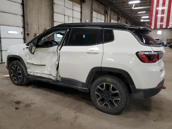 3C4NJDDB9KT667905 2019 JEEP COMPASS - Image 2