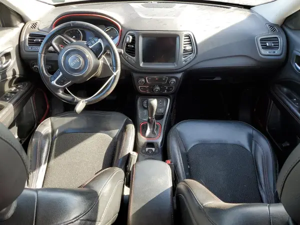 3C4NJDDB9KT668827 2019 JEEP COMPASS - Image 8