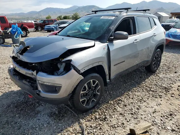 3C4NJDDB9KT668858 2019 JEEP COMPASS - Image 1