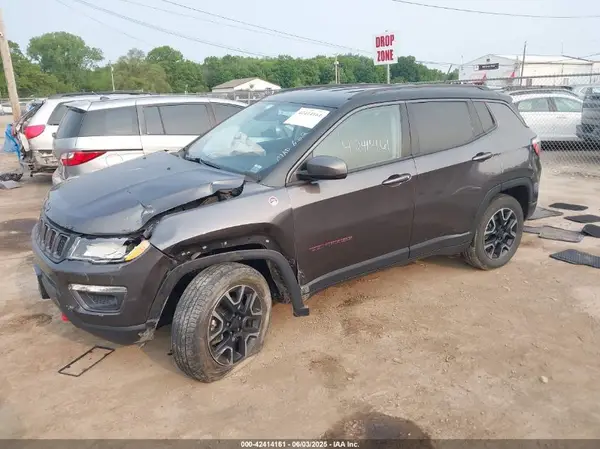3C4NJDDB9KT686048 2019 JEEP COMPASS - Image 2