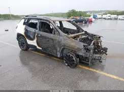 3C4NJDDB9KT688298 2019 JEEP COMPASS