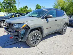 3C4NJDDB9KT697714 2019 JEEP COMPASS