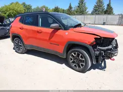 3C4NJDDB9KT697759 2019 JEEP COMPASS