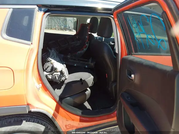 3C4NJDDB9KT697759 2019 JEEP COMPASS - Image 8