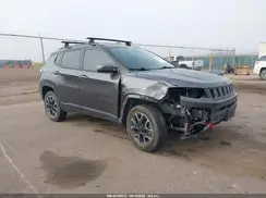3C4NJDDB9KT697776 2019 JEEP COMPASS