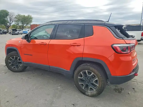 3C4NJDDB9KT723180 2019 JEEP COMPASS - Image 2