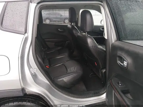 3C4NJDDB9KT733224 2019 JEEP COMPASS - Image 8