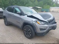 3C4NJDDB9KT739654 2019 JEEP COMPASS
