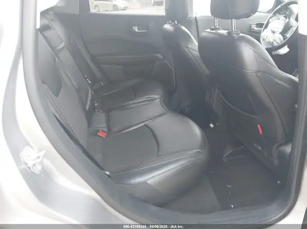 3C4NJDDB9KT739654 2019 JEEP COMPASS - Image 8