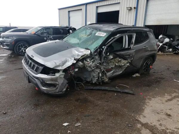 3C4NJDDB9KT739816 2019 JEEP COMPASS - Image 1