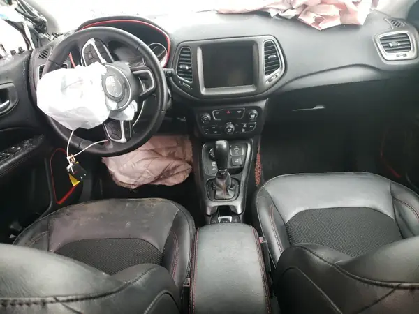 3C4NJDDB9KT739816 2019 JEEP COMPASS - Image 8