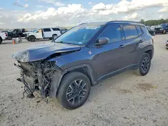 3C4NJDDB9KT748242 2019 JEEP COMPASS