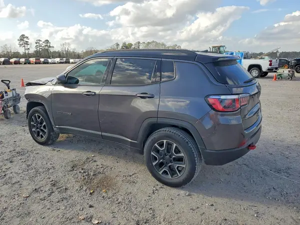 3C4NJDDB9KT748242 2019 JEEP COMPASS - Image 2