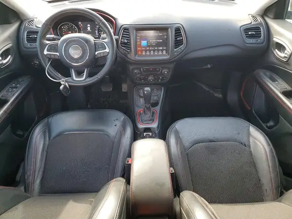 3C4NJDDB9KT748242 2019 JEEP COMPASS - Image 8