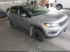 3C4NJDDB9KT752436 2019 JEEP COMPASS