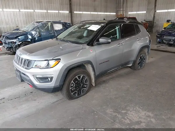 3C4NJDDB9KT752436 2019 JEEP COMPASS - Image 2