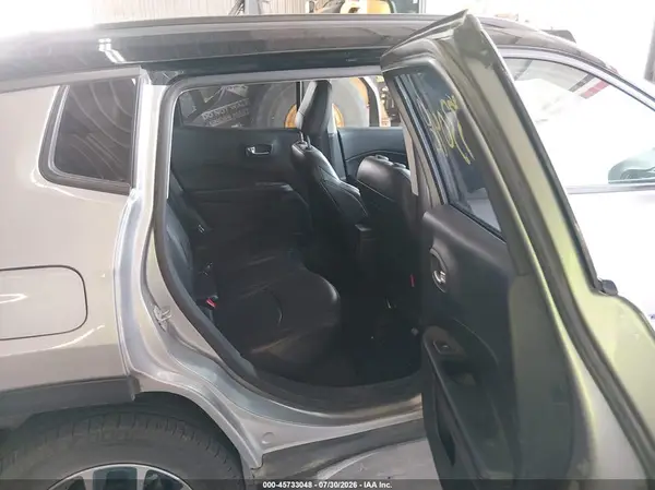 3C4NJDDB9KT752436 2019 JEEP COMPASS - Image 8