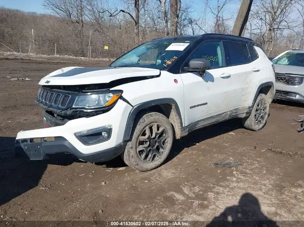 3C4NJDDB9KT752551 2019 JEEP COMPASS - Image 2