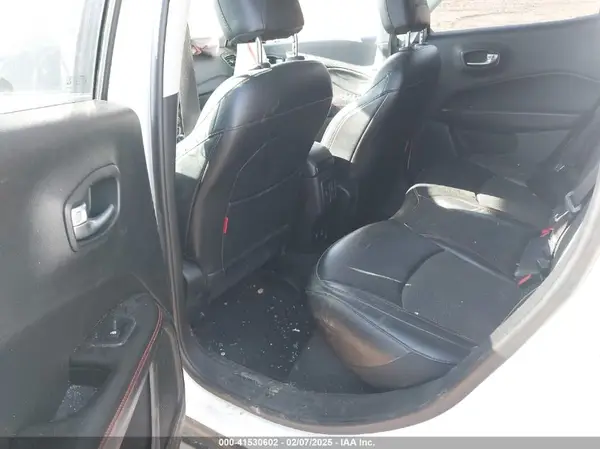 3C4NJDDB9KT752551 2019 JEEP COMPASS - Image 8