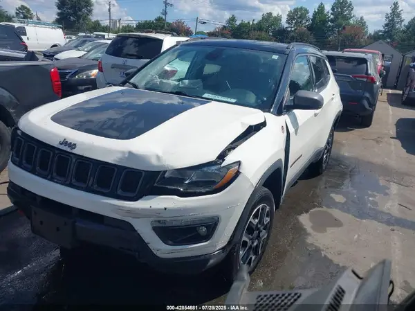 3C4NJDDB9KT759810 2019 JEEP COMPASS - Image 2