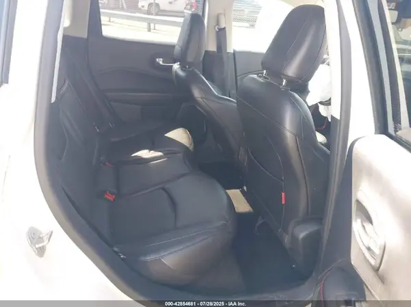 3C4NJDDB9KT759810 2019 JEEP COMPASS - Image 8
