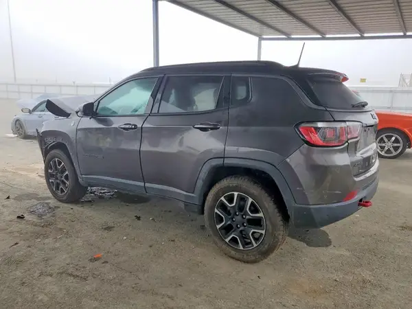 3C4NJDDB9KT771620 2019 JEEP COMPASS - Image 2
