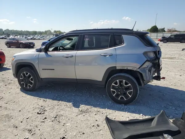 3C4NJDDB9KT775568 2019 JEEP COMPASS - Image 2