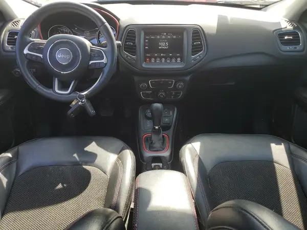 3C4NJDDB9KT775568 2019 JEEP COMPASS - Image 8